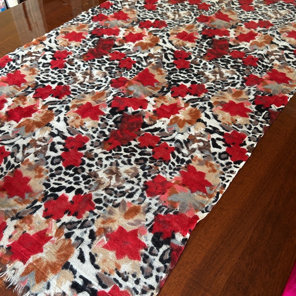 Stylish Red and Brown Patterned Scarf 27“ x 72“ 100% wool designer Bindya